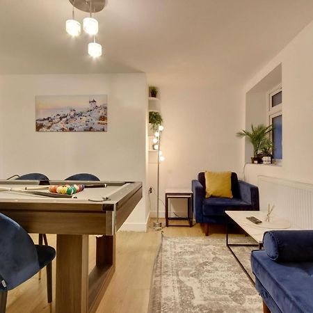 Southsea Getaway Apartment With Pool Table And Hot Tub Portsmouth Eksteriør bilde